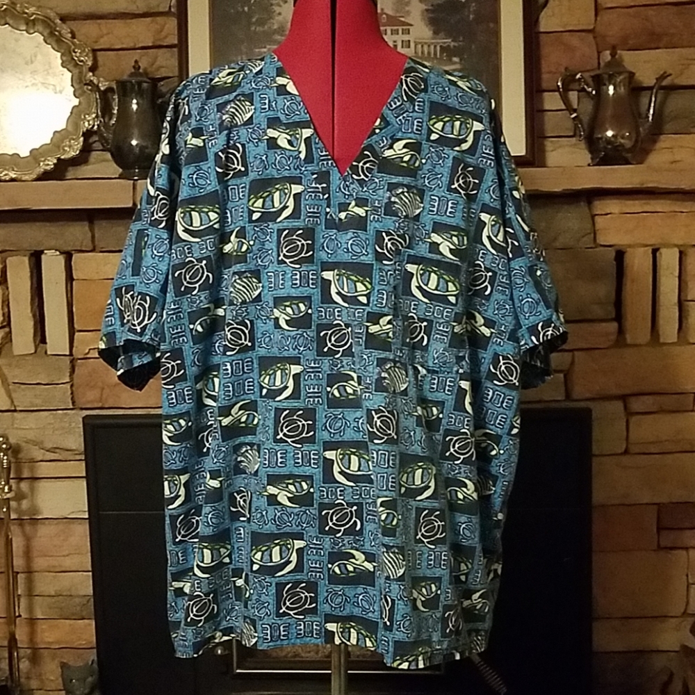 UA Hawaiian Sea Turtle Scrub Top XL